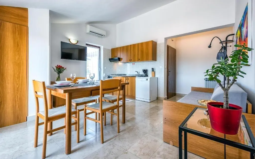 Apartment Percan Premantura